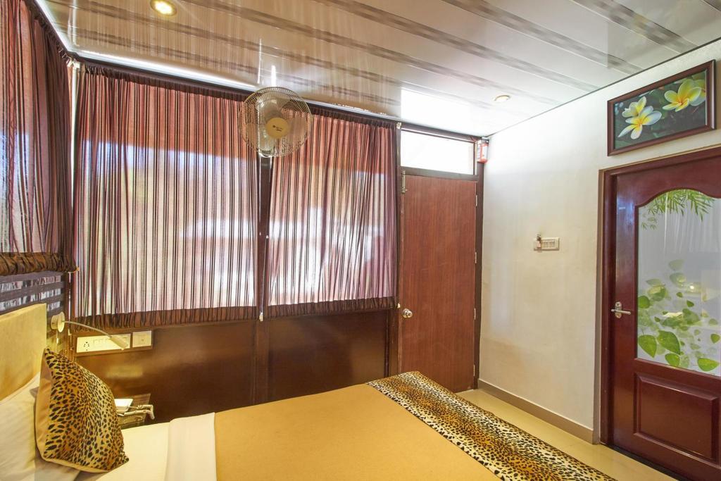 Green Leaf Home Stay Теккади Экстерьер фото